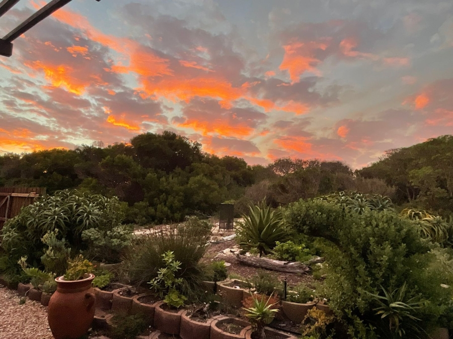 4 Bedroom Property for Sale in Stilbaai Oos Western Cape